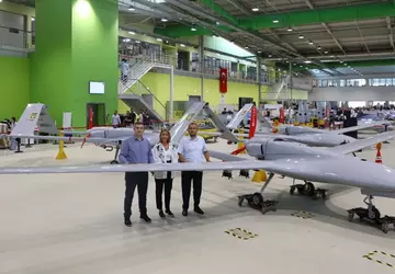 Türkei bereitet drei Kampfdrohnen des Typs ...