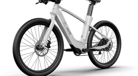 Mercedes bringt Mercedes-AMG F1 City Edition E-Bike für 4000 Dollar auf den Markt: Geschwindigkeit bis zu 45 km/h und smarter Helm