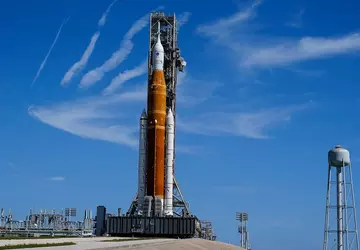 Die Mondrakete des Space Launch Systems ...