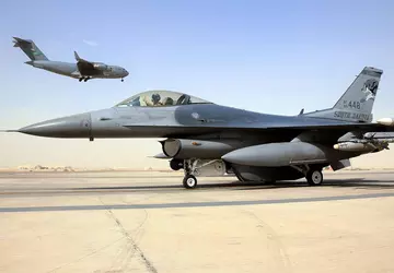 Griechenland rüstet 38 amerikanische F-16 Fighting ...