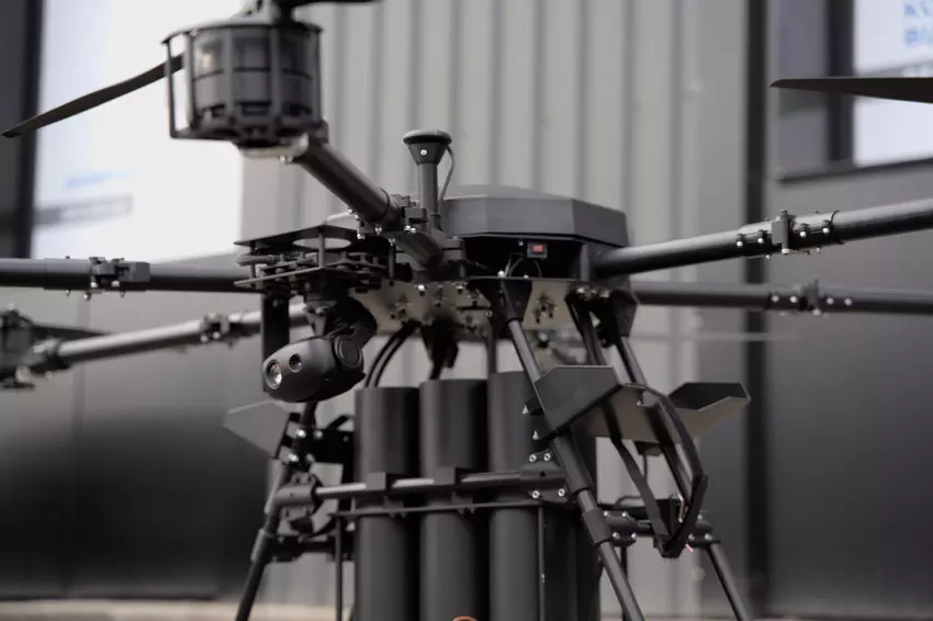 Ukrainische Vampir-Drohne für humanitäre Hilfe für Bewohner des besetzten linken Ufers der Region Kherson eingesetzt (Video)