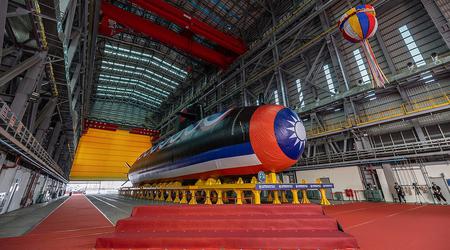 Taiwan hat sein erstes U-Boot, die 1,54 Milliarden Dollar teure Hai Kun, zu Wasser gelassen, das mit US-Torpedos des Typs Mk 48 und Harpoon-Schiffsabwehrraketen ausgestattet wird.