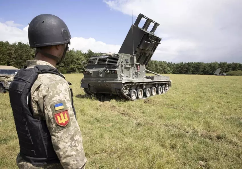 Die ukrainischen Streitkräfte zeigten zum ersten Mal amerikanische M270 MLRS