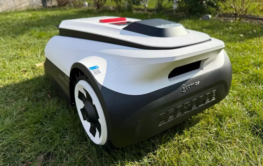 ECOVACS GOAT A2500 intelligenter Rasenmäher mit App