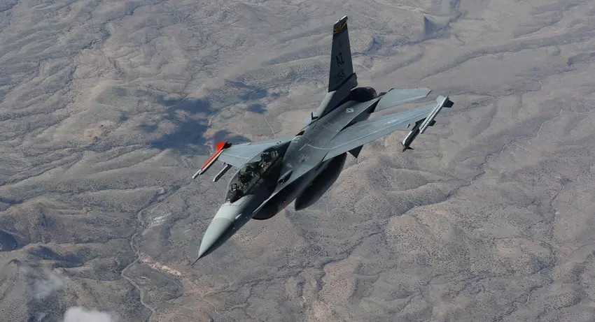 Ukrainische Piloten begannen in Arizona mit der Flugausbildung auf F-16 Fighting Falcon-Kampfflugzeugen