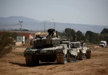 Leopard 2A4-Panzer, Raketen für Patriot und ...