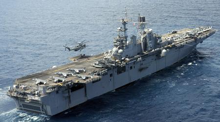 Die USA verlegen die USS Bataan, ein vielseitiges amphibisches Angriffsschiff mit Marinesoldaten, in das Mittelmeer