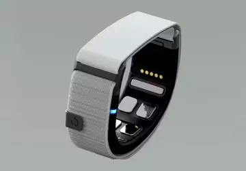 Mudra Link, ein neuronales Armband, das ...