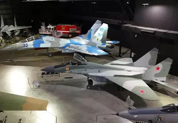 Die Su-27UB, die früher der Ukraine ...