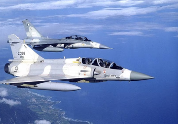 China simulierte einen Luftkampf zwischen F-16 ...