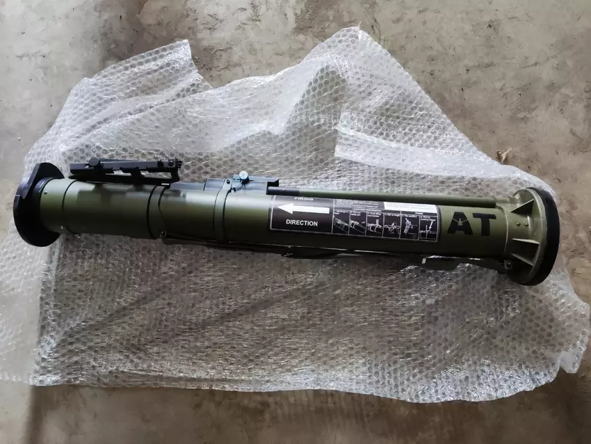 Die AFU verwendet bulgarische BULSPIKE-AT-Panzerabwehrgranatwerfer, eine modifizierte Version der sowjetischen RPG-22 