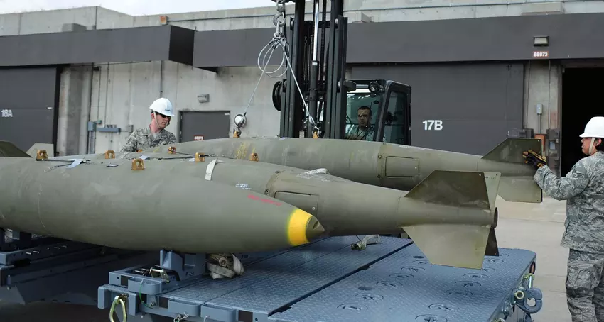 Trump hebt Bidens Verbot von 2.000-Pfund-Bomben für Israel auf