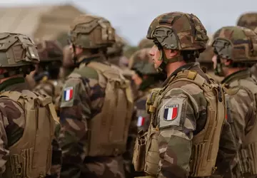 Frankreich beginnt mit dem Abzug seiner ...