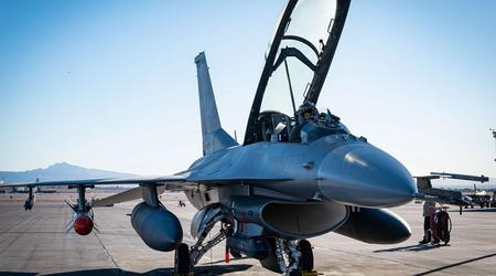 USA integrieren Harpoon-Rakete mit neuer Methode in F-16-Kampfjet
