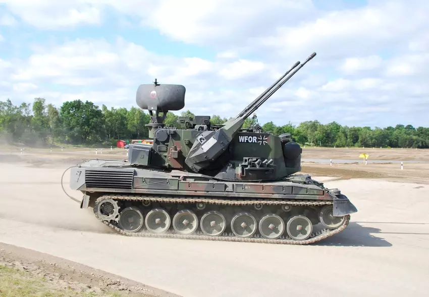 Propagandisten gaben das zerstörte russische Tunguska-Boden-Luft-Raketensystem als deutschen Gepard-Flugabwehrpanzer aus