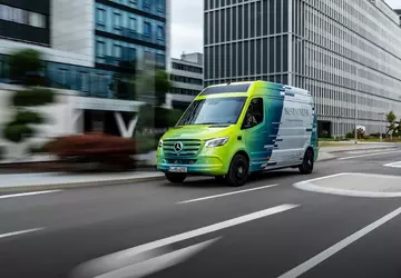 Der Mercedes-Elektrotransporter schadet der Umwelt nicht ...