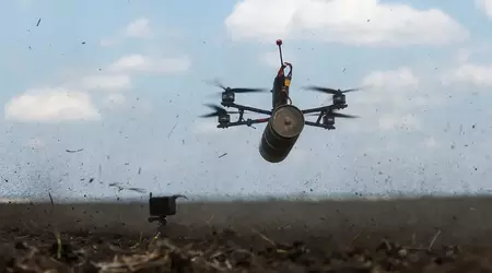 Russland hat mit dem Einsatz neuer FPV-Drohnen mit Glasfaserkabeln begonnen, die für die elektronische Kriegsführung unsichtbar sind