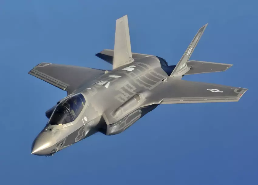Die Tschechische Republik hat sich um den Kauf von US-Kampfflugzeugen der fünften Generation mit Tarnkappentechnologie F-35 Lightning II beworben