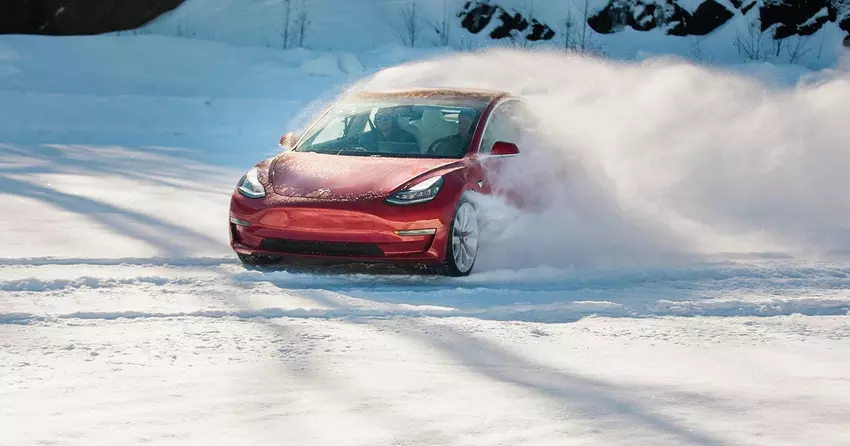 Das Tesla Model Y verliert bei Minusgraden 18 % seiner Reichweite, aber es ist eines der besten in den USA.