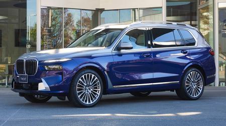 BMW hat das Konzept X7 Nishiki Lounge mit 15.000 LED-Elementen im Panoramadach enthüllt