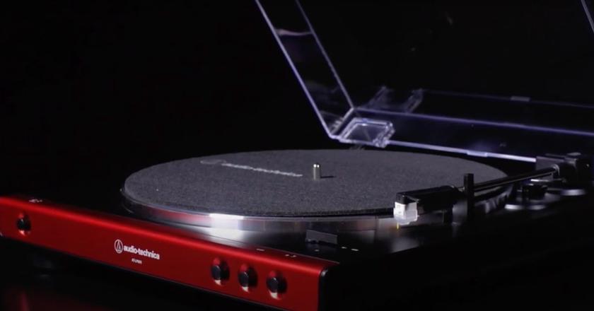 Audio-Technica At-LP60X-BW Bester Plattenspieler unter 100 Euro