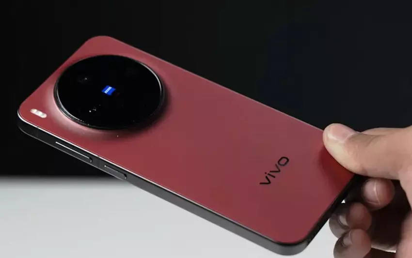 Vivo X300s in roter Farbe