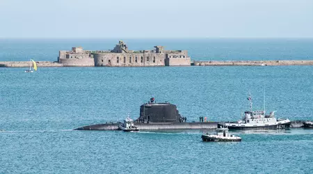 Die französische Marine hat ein atomgetriebenes Angriffs-U-Boot der Barracuda-Klasse (Duguay-Trouin) erhalten, das mit Marine-SCALP-Raketen mit einer maximalen Startreichweite von 1.000 Kilometern bewaffnet sein wird.