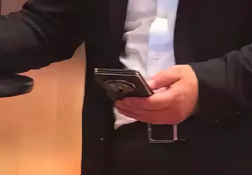 Das dreifach faltbare Smartphone von Huawei ...