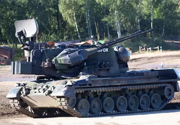 6 Gepard-Flugabwehrpanzer, 10 Kontrollpunkte für IRIS-T ...