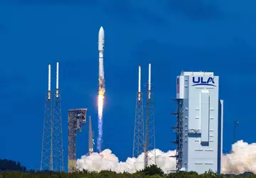 Amazons Internet-Satelliten manövrieren mit modernen Ionentriebwerken ...