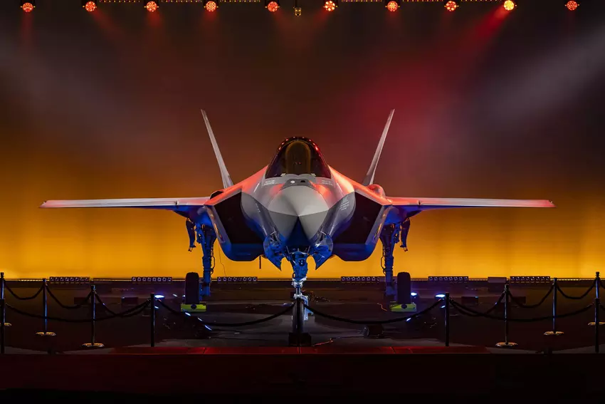 Lockheed Martin hat das erste Kampfflugzeug der fünften Generation, die F-35 Lightning II, für die belgische Luftwaffe enthüllt