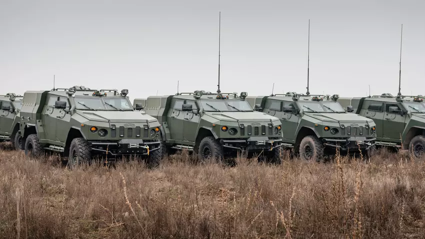 Ukrainisches Militär erhält neue einheimische Panzerfahrzeuge "Novator"