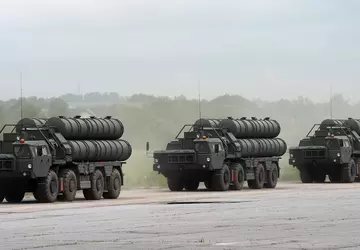 Weißrussland erhält kostenloses Luftabwehrsystem SA-21 Growler ...