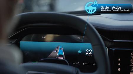 Stellantis hat STLA AutoDrive vorgestellt, einen Autopiloten, der es dem Fahrer ermöglicht, sich am Steuer zu entspannen