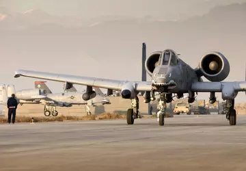 Das ikonische Kampfflugzeug A-10 Thunderbolt II ...