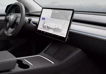 Tesla bietet einen OEM-Innenbeleuchtungssatz für das ...