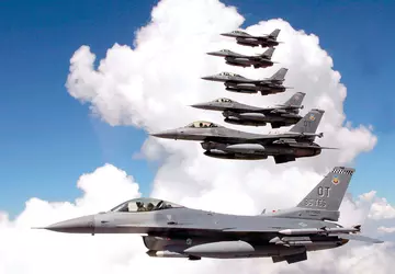 Stimme Amerikas: Ukrainische Piloten beginnen im ...