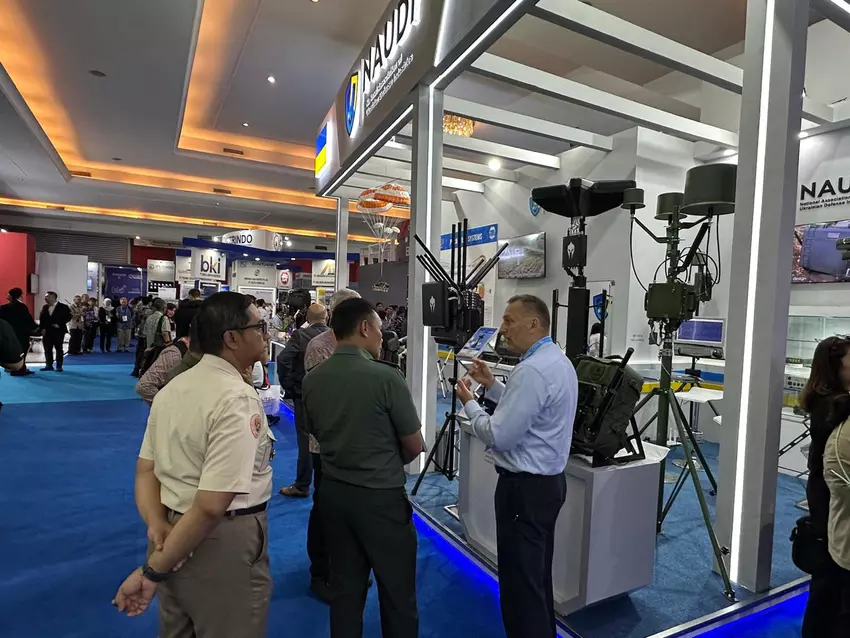 Ukrainischer Stand auf der Indo Defence Expo Forum in Indonesien