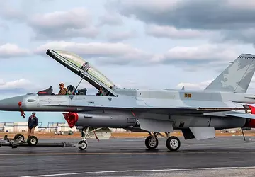 Polen hilft beim Bau modernisierter F-16 ...