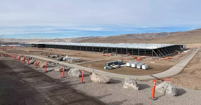 Die Hauptstahlkonstruktion des Tesla Semi-Werks ist fertiggestellt