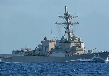 Die US-Marine hat den Zerstörer USS ...