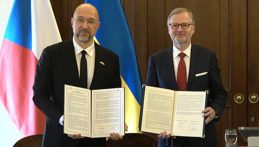 Tschechische Republik will in der Ukraine mit der Produktion von Munition und Gewehren beginnen  