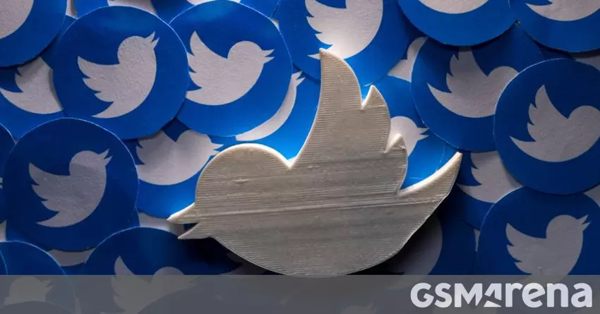 Elon Musk sagt, dass die Übernahme von Twitter auf Eis liegt, aber er ist immer noch an der Übernahme beteiligt