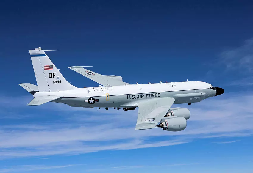 Die USA bringen eines der seltensten Flugzeuge an den Himmel - die RC-135S "Cobra Ball", die zur Überwachung von Atomwaffen eingesetzt wird