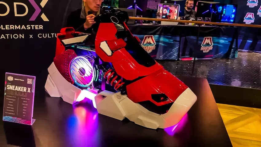 Cooler Master kündigt den Sneaker X an, einen PC in Form eines Turnschuhs