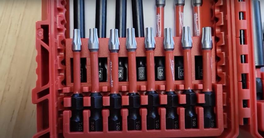 Milwaukee SHOCKWAVE 100-teilige magnetische Schraubendreherbits