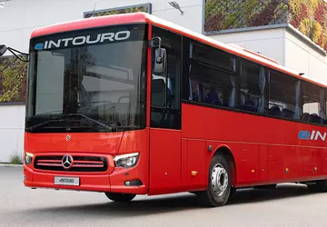 Mercedes-Benz eIntouro: Der neue Elektro-Überlandbus hat ...