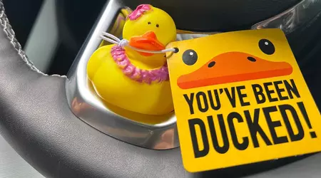 Hertz bietet an, einen Jeep Wrangler mit Gummi-Entchen im Inneren zu mieten.