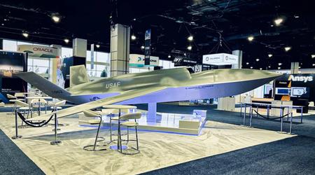 Das US-Unternehmen General Atomics hat ein Modell eines unbemannten Einweg-Kampfjets in Originalgröße vorgestellt