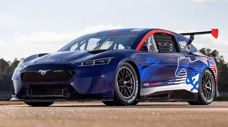 Ford hat einen vollelektrischen NASCAR-Prototypen vorgestellt, der vom Mustang Mach-E inspiriert ist